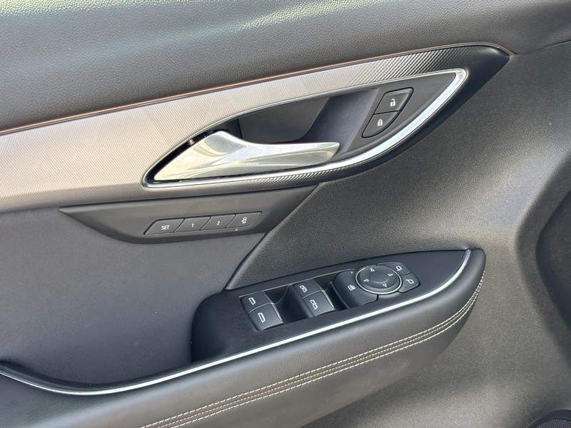 Buick Envision Vehicle Full-screen Gallery Image 16