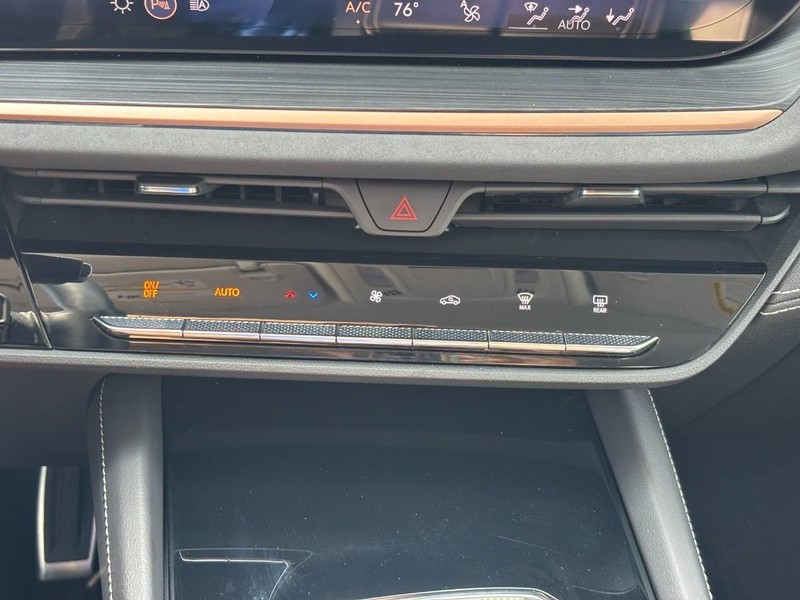 Buick Envision Vehicle Full-screen Gallery Image 22