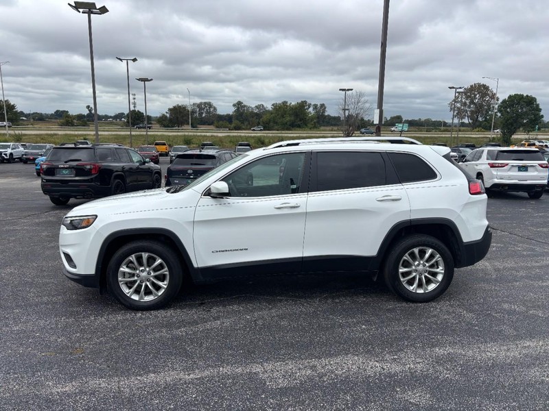 Jeep Cherokee Vehicle Full-screen Gallery Image 02
