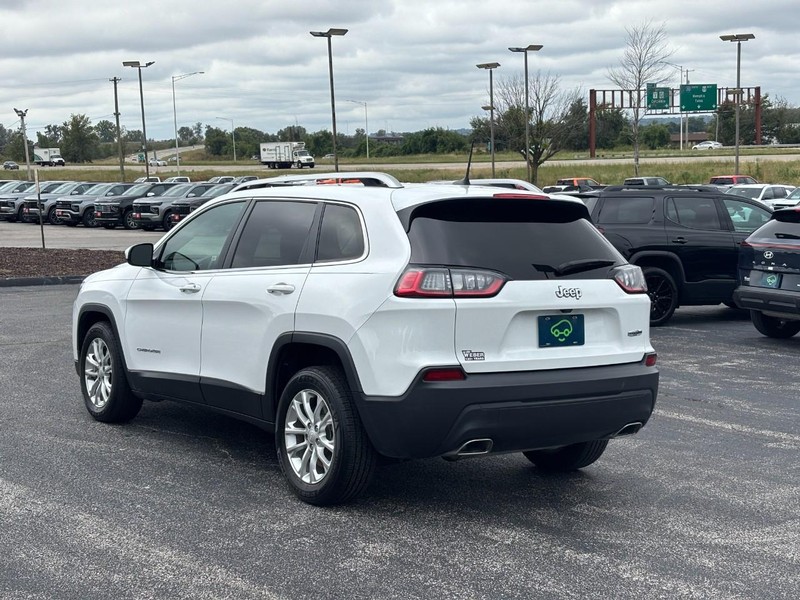 Jeep Cherokee Vehicle Full-screen Gallery Image 03