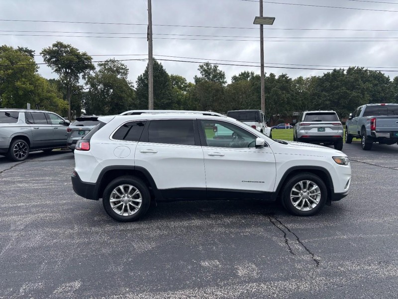 Jeep Cherokee Vehicle Full-screen Gallery Image 06