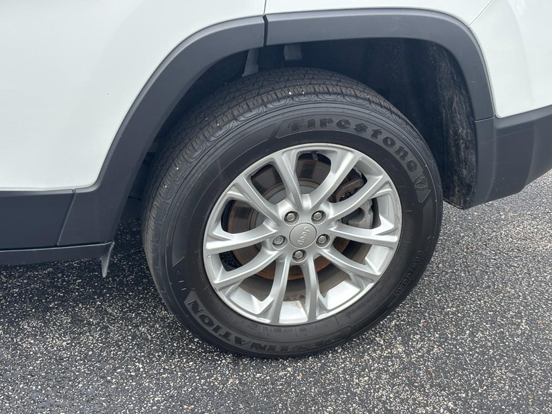 Jeep Cherokee Vehicle Full-screen Gallery Image 09