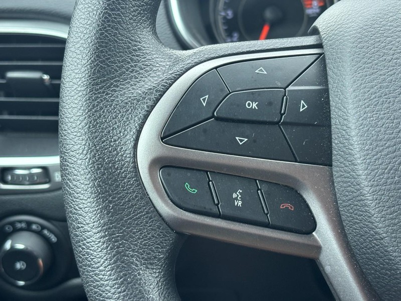 Jeep Cherokee Vehicle Full-screen Gallery Image 17