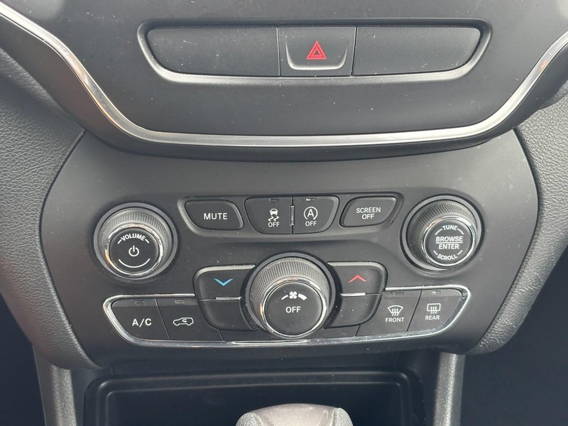 Jeep Cherokee Vehicle Full-screen Gallery Image 20