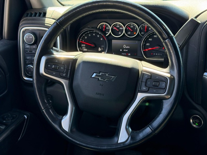 Chevrolet Silverado 1500 Vehicle Full-screen Gallery Image 12