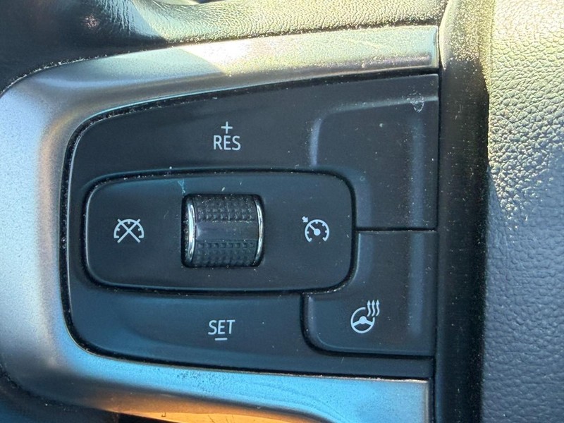 Chevrolet Silverado 1500 Vehicle Full-screen Gallery Image 18