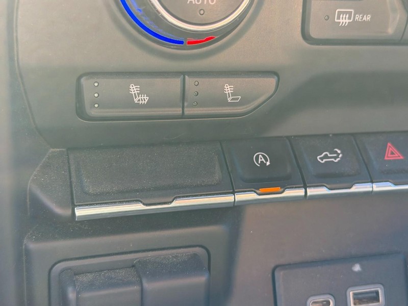 Chevrolet Silverado 1500 Vehicle Full-screen Gallery Image 21