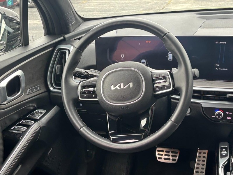 Kia Sorento Vehicle Full-screen Gallery Image 13