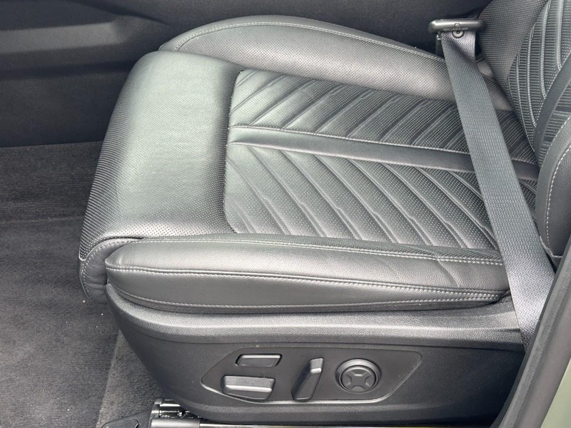 Kia Sorento Vehicle Full-screen Gallery Image 16