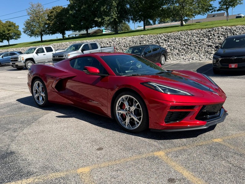 Chevrolet Corvette Vehicle Full-screen Gallery Image 07