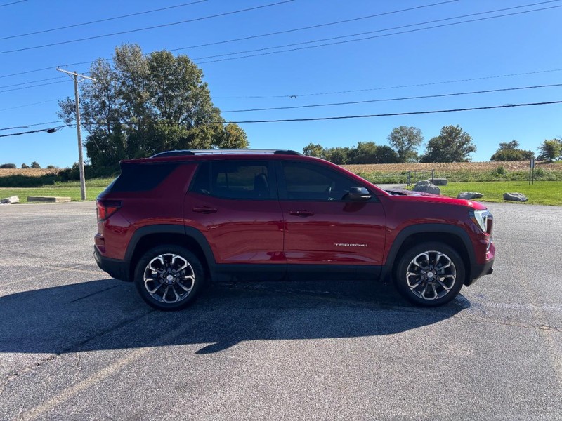 GMC Terrain Vehicle Full-screen Gallery Image 06