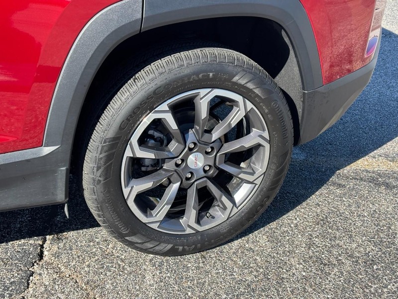 GMC Terrain Vehicle Full-screen Gallery Image 09
