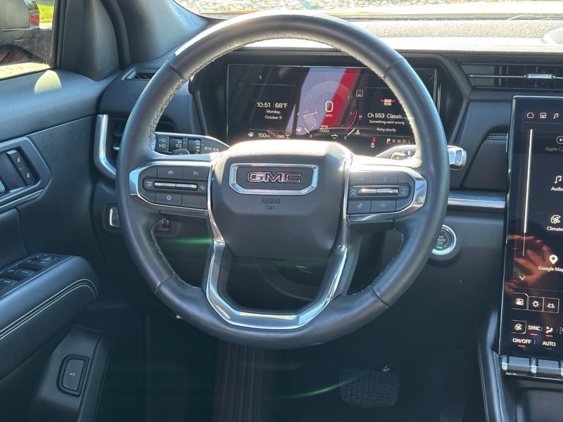 GMC Terrain Vehicle Full-screen Gallery Image 12