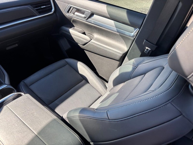 GMC Terrain Vehicle Full-screen Gallery Image 14