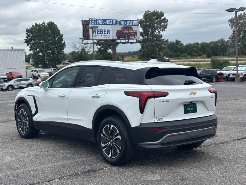 Chevrolet Blazer EV Vehicle Full-screen Gallery Image 03