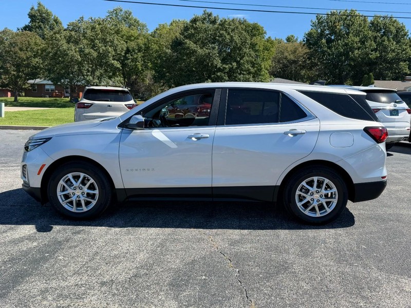 Chevrolet Equinox Vehicle Full-screen Gallery Image 02