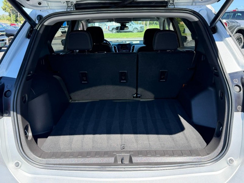 Chevrolet Equinox Vehicle Full-screen Gallery Image 05