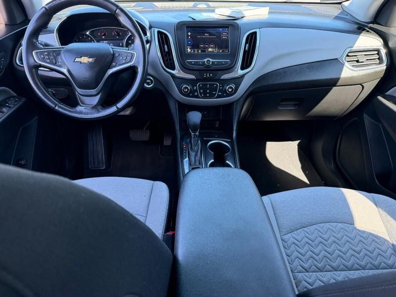 Chevrolet Equinox Vehicle Full-screen Gallery Image 11