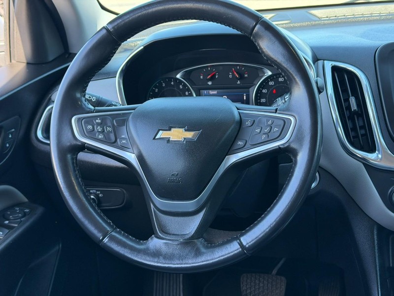 Chevrolet Equinox Vehicle Full-screen Gallery Image 12