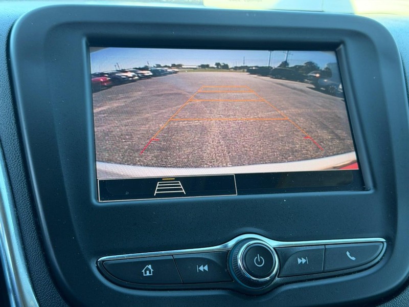 Chevrolet Equinox Vehicle Full-screen Gallery Image 22