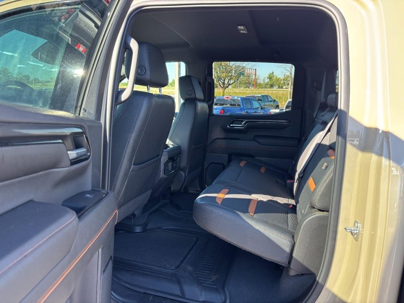 GMC Sierra 1500 Vehicle Full-screen Gallery Image 10