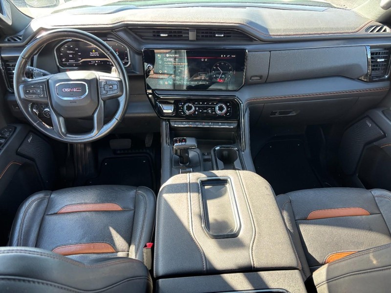 GMC Sierra 1500 Vehicle Full-screen Gallery Image 11