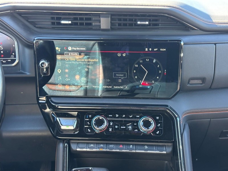GMC Sierra 1500 Vehicle Full-screen Gallery Image 13