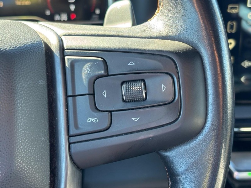 GMC Sierra 1500 Vehicle Full-screen Gallery Image 18
