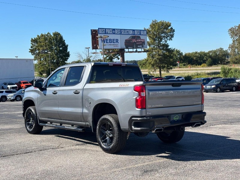 Chevrolet Silverado 1500 Vehicle Full-screen Gallery Image 03