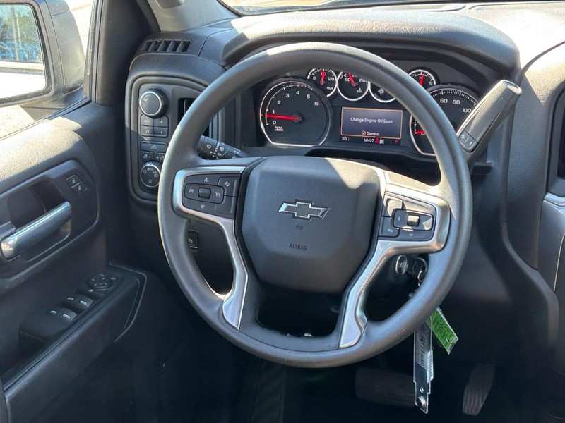 Chevrolet Silverado 1500 Vehicle Full-screen Gallery Image 12