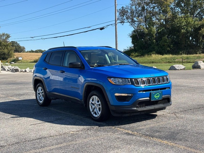 Jeep Compass Vehicle Full-screen Gallery Image 07