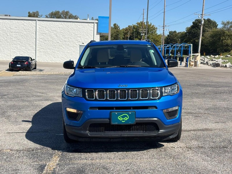 Jeep Compass Vehicle Full-screen Gallery Image 08