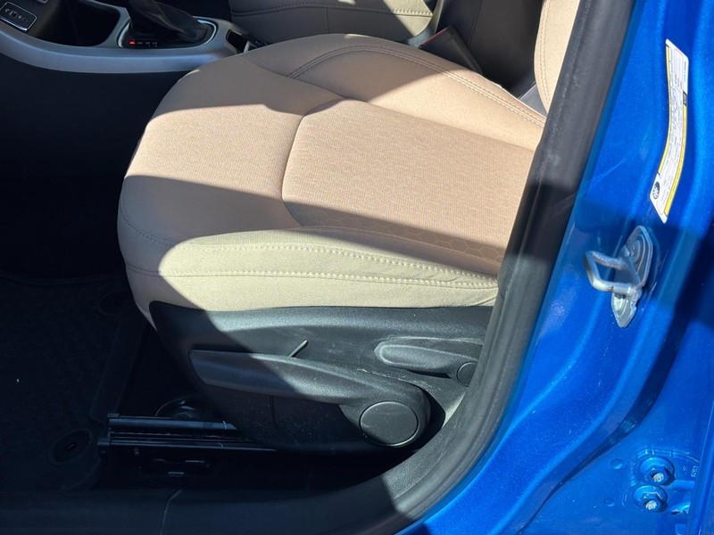 Jeep Compass Vehicle Full-screen Gallery Image 15