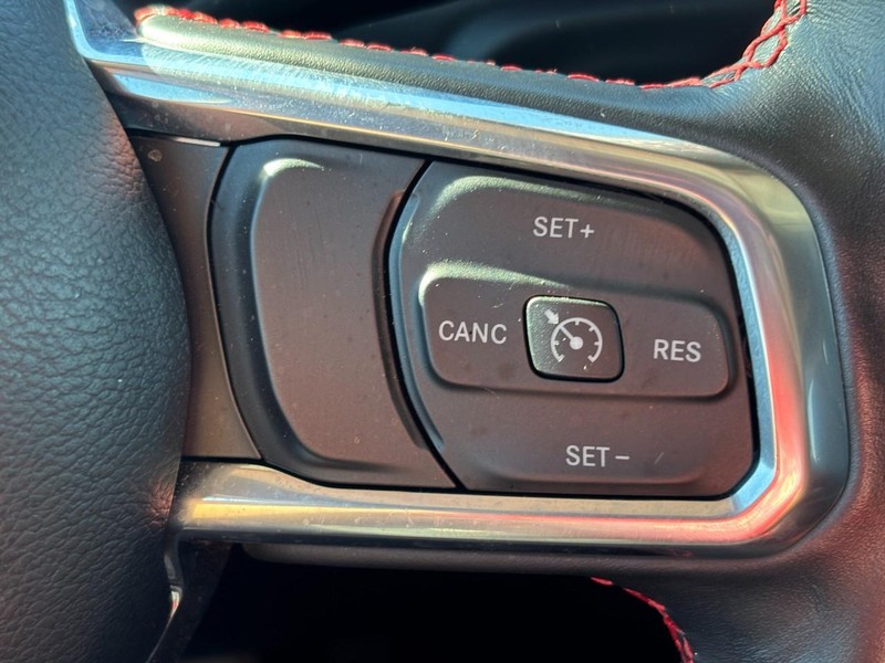 Jeep Wrangler Vehicle Full-screen Gallery Image 18