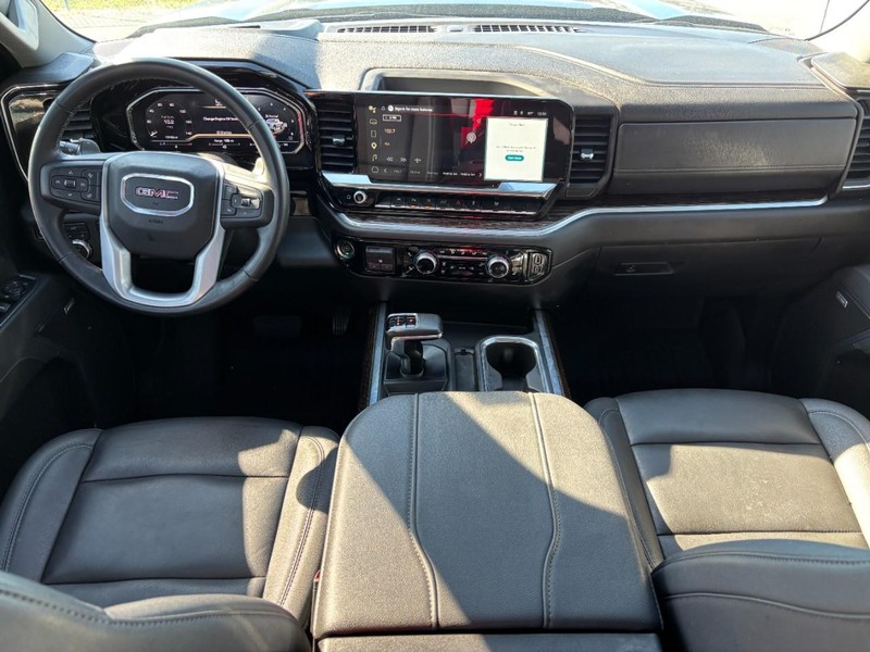 GMC Sierra 1500 Vehicle Full-screen Gallery Image 13