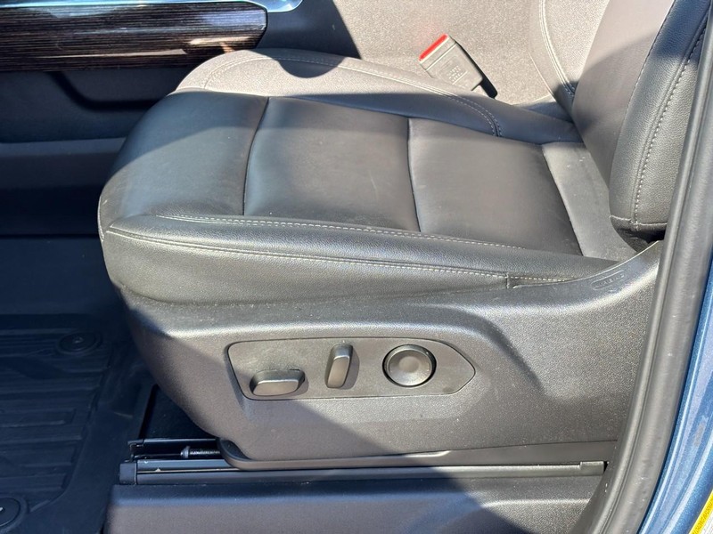 GMC Sierra 1500 Vehicle Full-screen Gallery Image 15