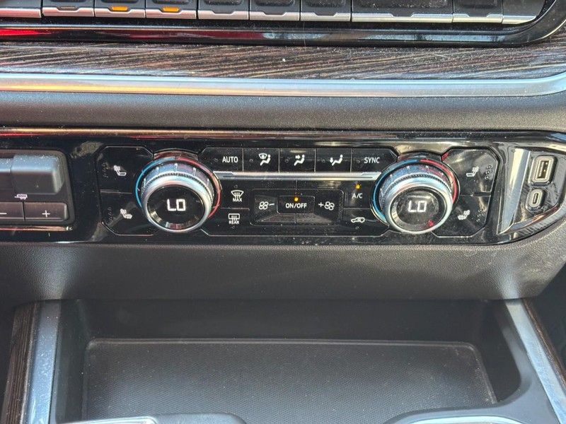 GMC Sierra 1500 Vehicle Full-screen Gallery Image 22