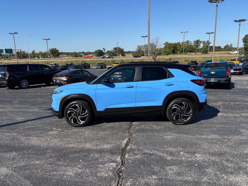 Chevrolet TrailBlazer Vehicle Full-screen Gallery Image 02