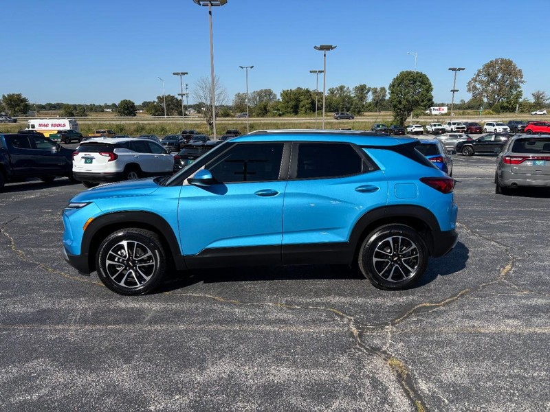 Chevrolet TrailBlazer Vehicle Full-screen Gallery Image 02