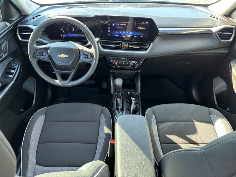 Chevrolet TrailBlazer Vehicle Full-screen Gallery Image 11