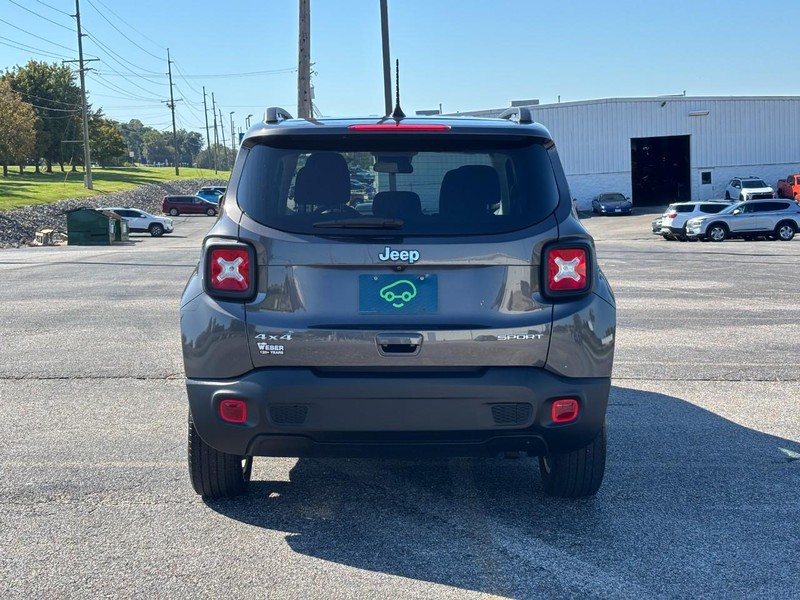 Jeep Renegade Vehicle Full-screen Gallery Image 04