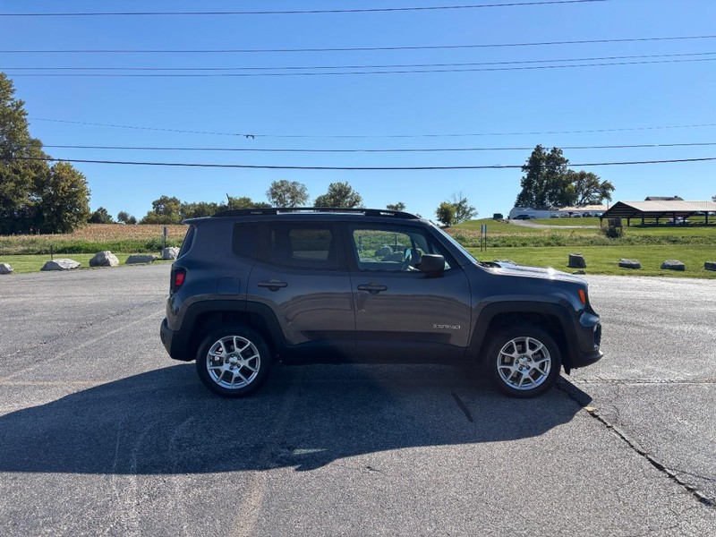 Jeep Renegade Vehicle Full-screen Gallery Image 06