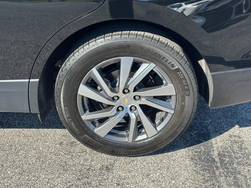 Chevrolet Equinox Vehicle Full-screen Gallery Image 09