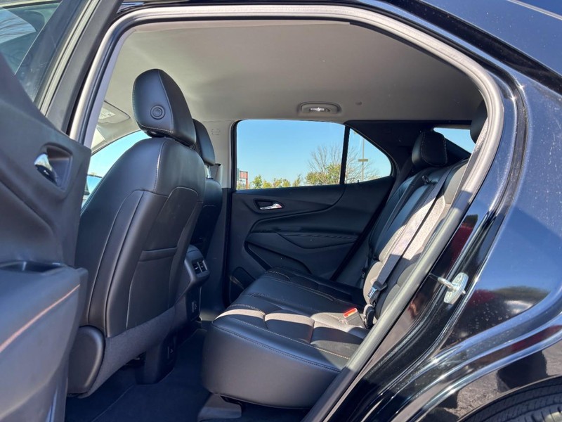Chevrolet Equinox Vehicle Full-screen Gallery Image 10