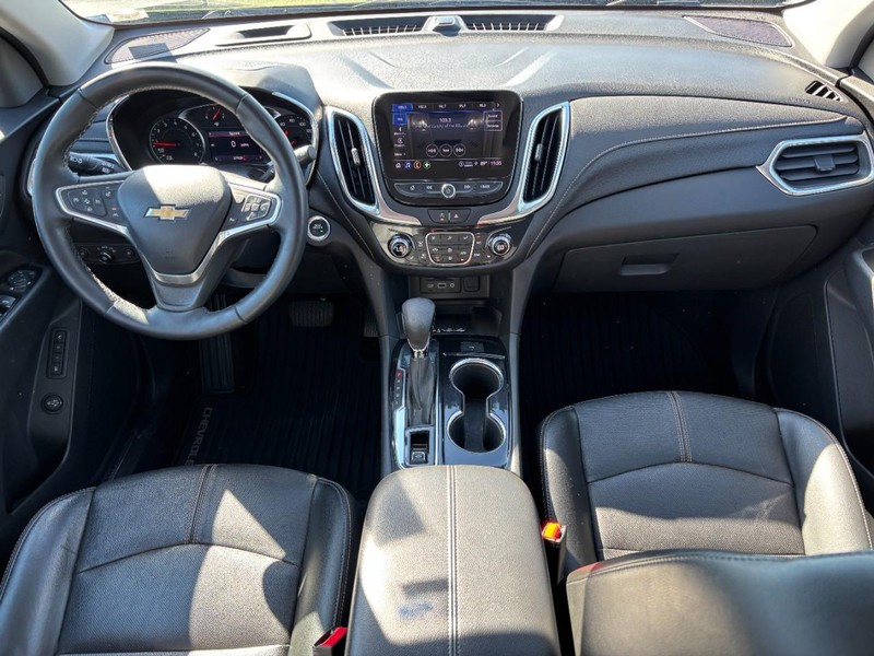 Chevrolet Equinox Vehicle Full-screen Gallery Image 11
