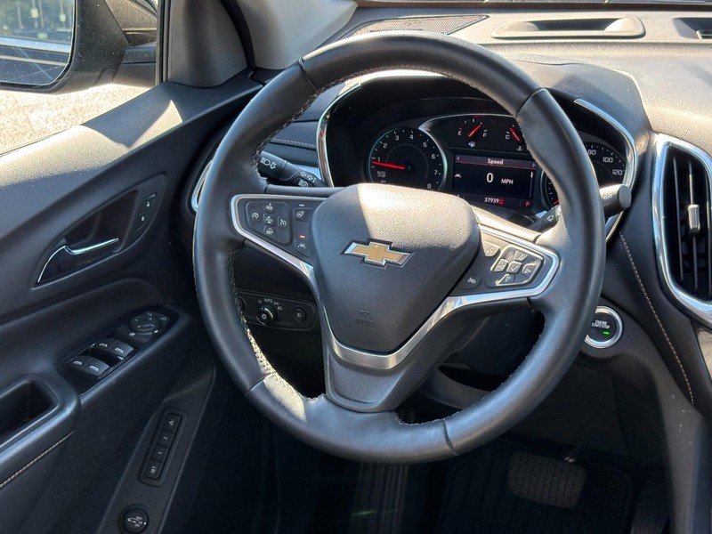 Chevrolet Equinox Vehicle Full-screen Gallery Image 12