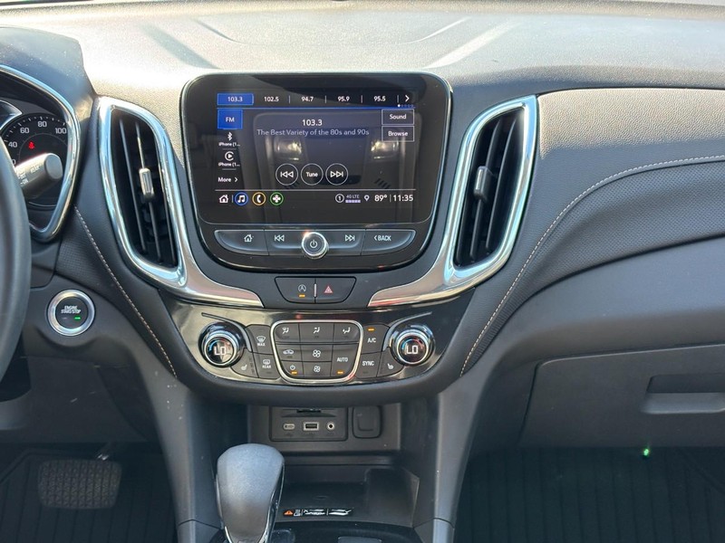 Chevrolet Equinox Vehicle Full-screen Gallery Image 13