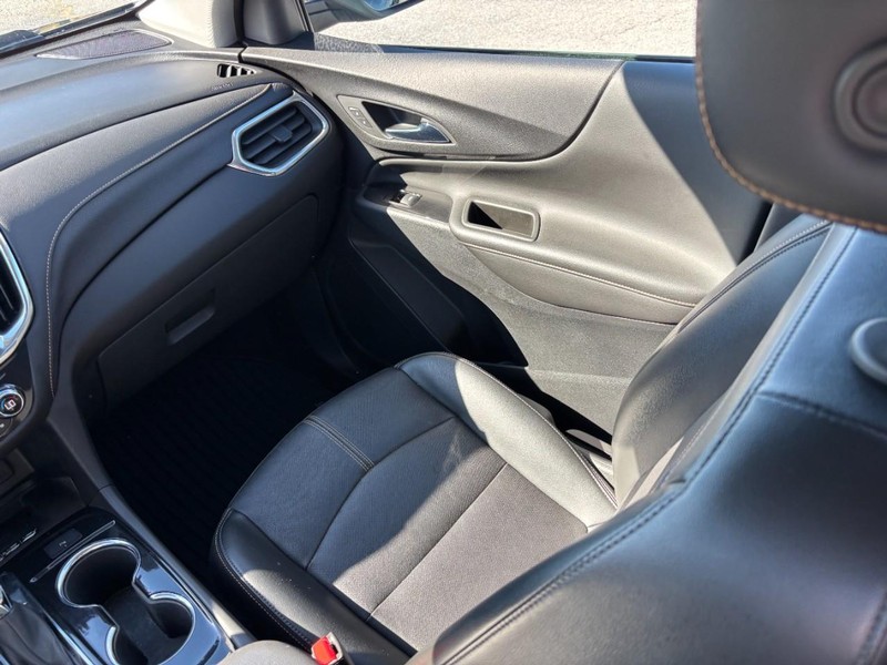Chevrolet Equinox Vehicle Full-screen Gallery Image 14