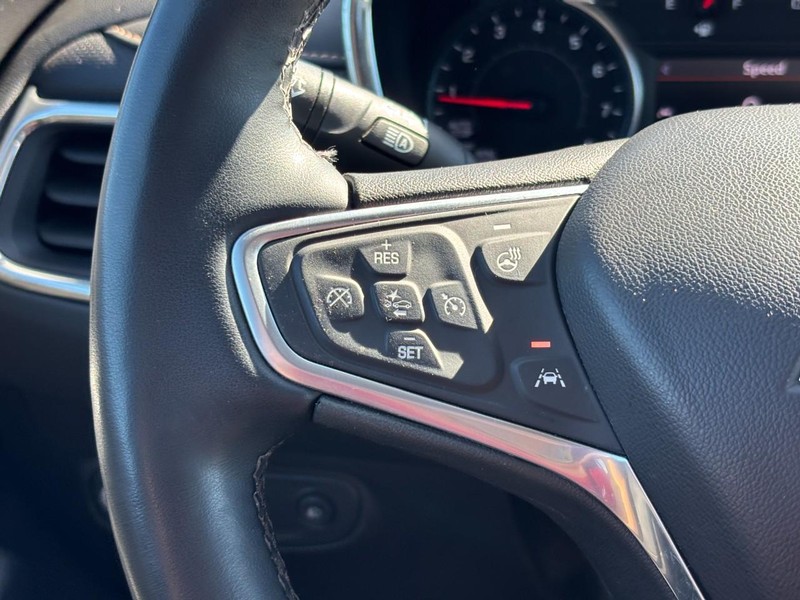 Chevrolet Equinox Vehicle Full-screen Gallery Image 17