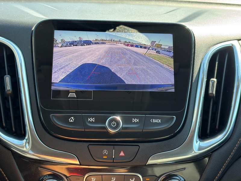 Chevrolet Equinox Vehicle Full-screen Gallery Image 21